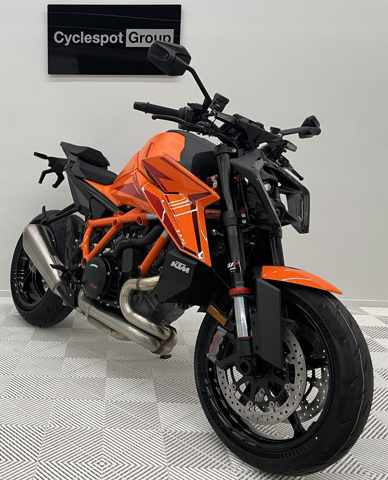 Load image into Gallery viewer, 2026 KTM Superduke 1390R