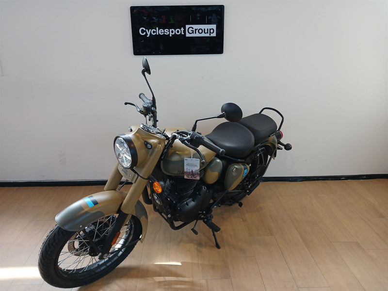 Load image into Gallery viewer, 2026 Royal Enfield Classic 350 Comando Sand