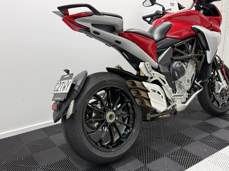 Load image into Gallery viewer, 2016 MV Agusta Turismo Veloce LUSSO 800