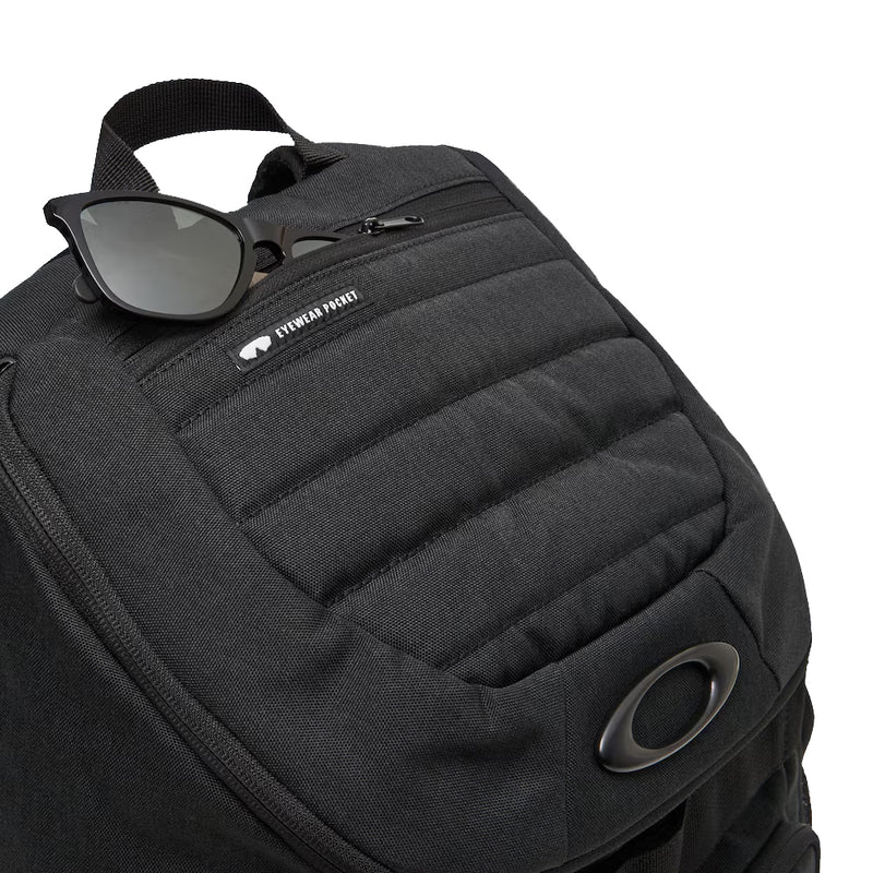 Load image into Gallery viewer, Oakley Enduro 3.0 Big Backpack - Blackout
