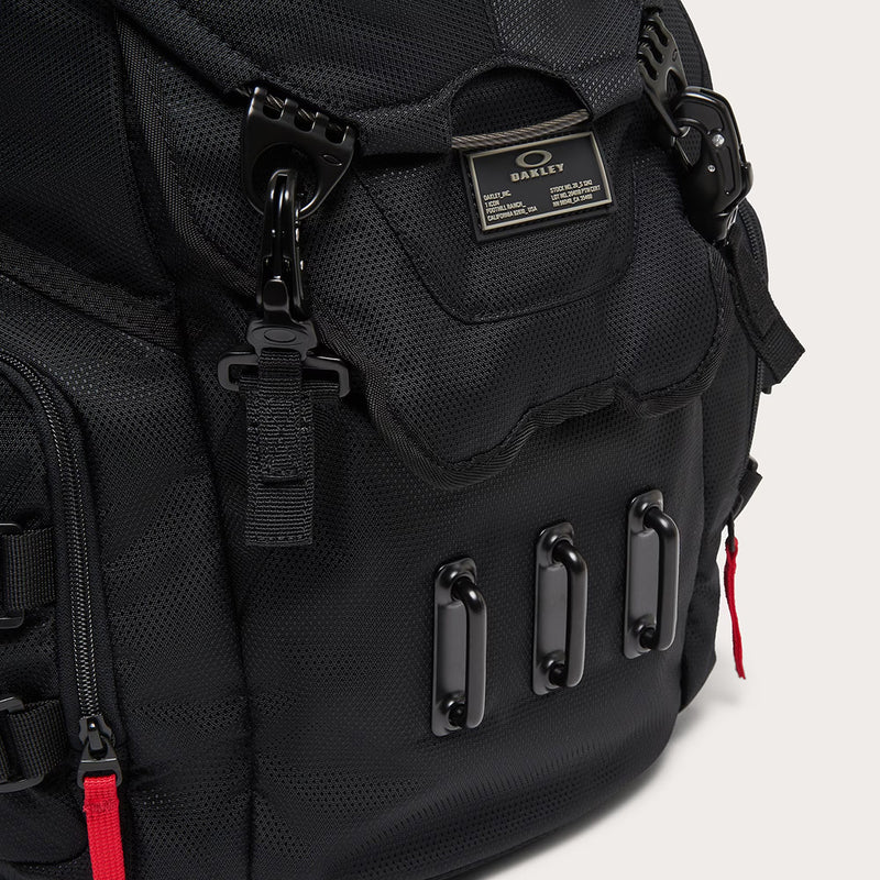 Load image into Gallery viewer, Oakley Bathroom Sink RC Backpack - Blackout
