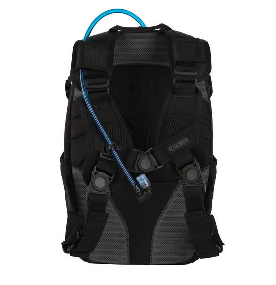 Load image into Gallery viewer, Ogio RAINFOREST 3L Hydration Bag - Black
