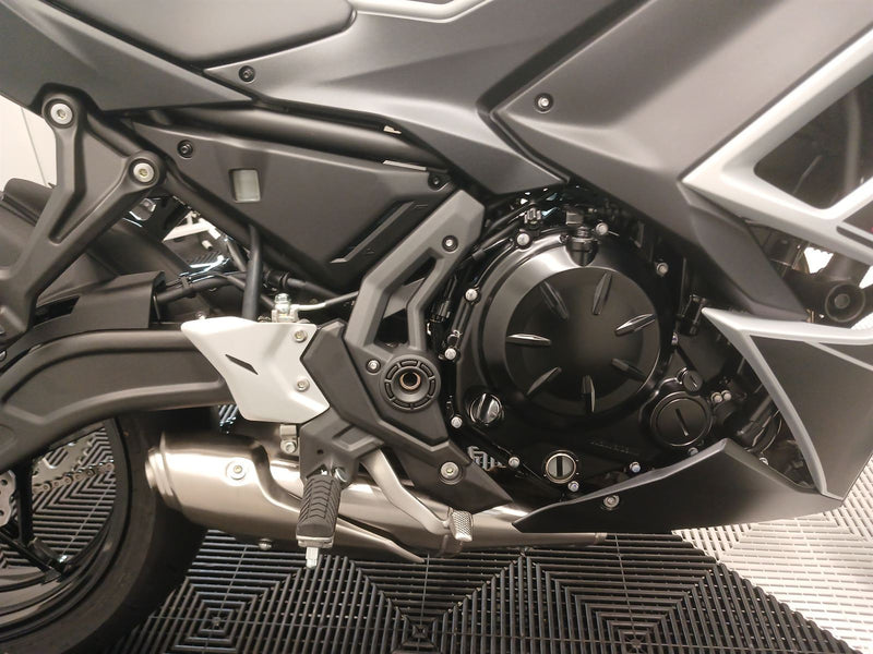 Load image into Gallery viewer, 2026 Kawasaki Ninja ER 650 F - Pearl White
