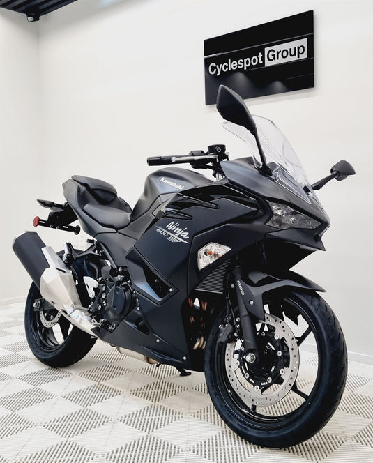 2026 Kawasaki Ninja EX 500 - Black
