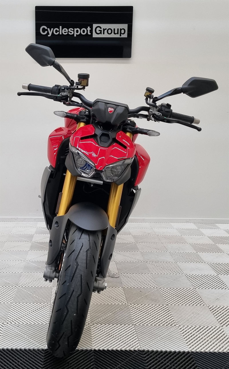 Load image into Gallery viewer, 2026 Ducati Street Fighter V2S
