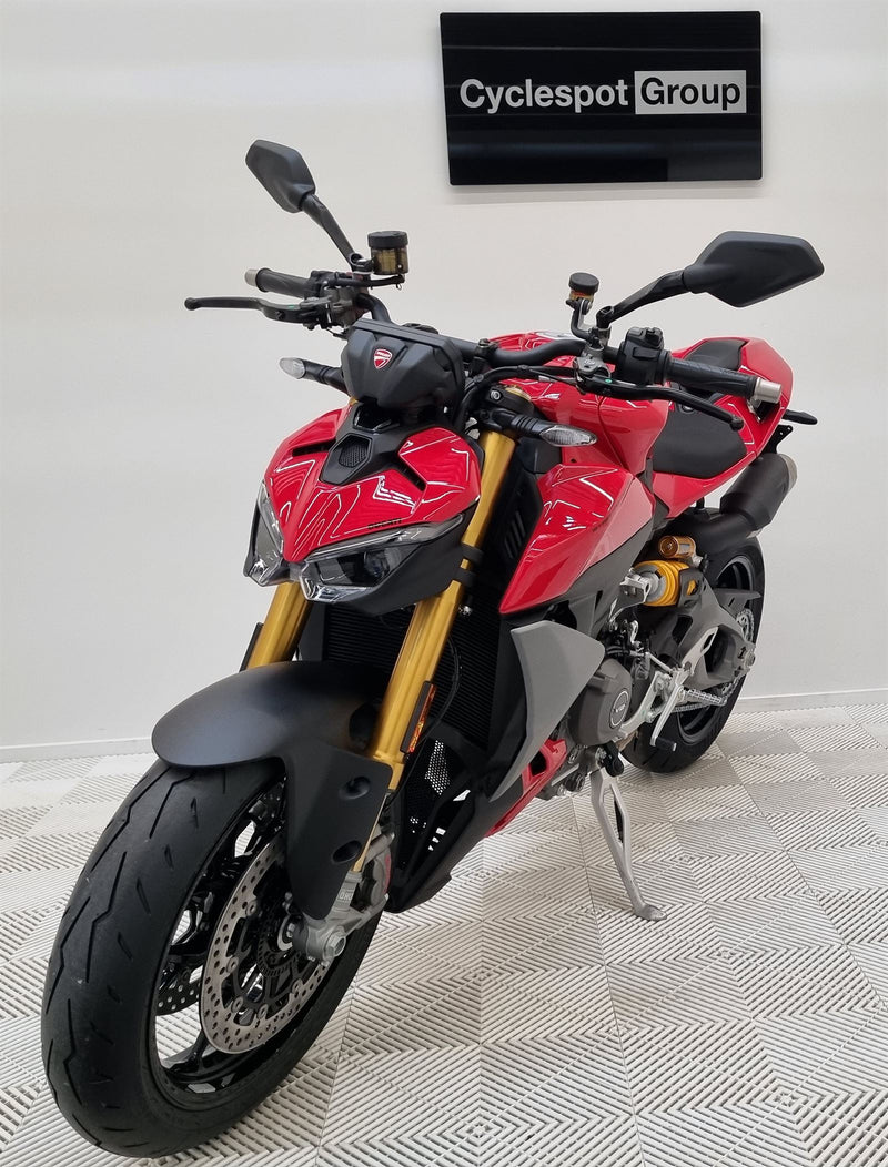 Load image into Gallery viewer, 2026 Ducati Street Fighter V2S
