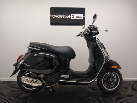 2024 Vespa GTS 150 Super