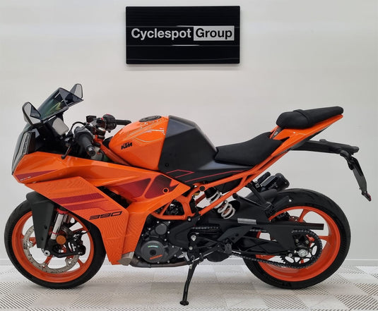 2024 KTM RC 390